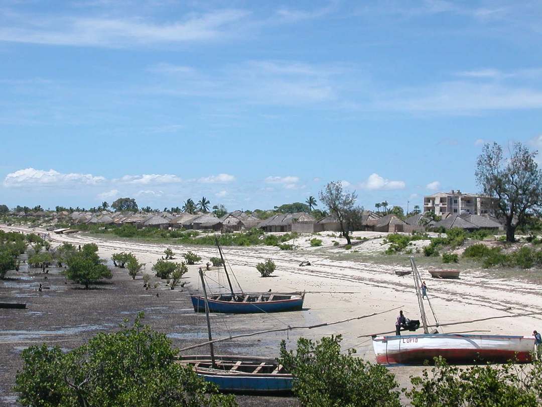 The southern shore of Ilha de Moçambique, fishing boats pulled up below macuti town